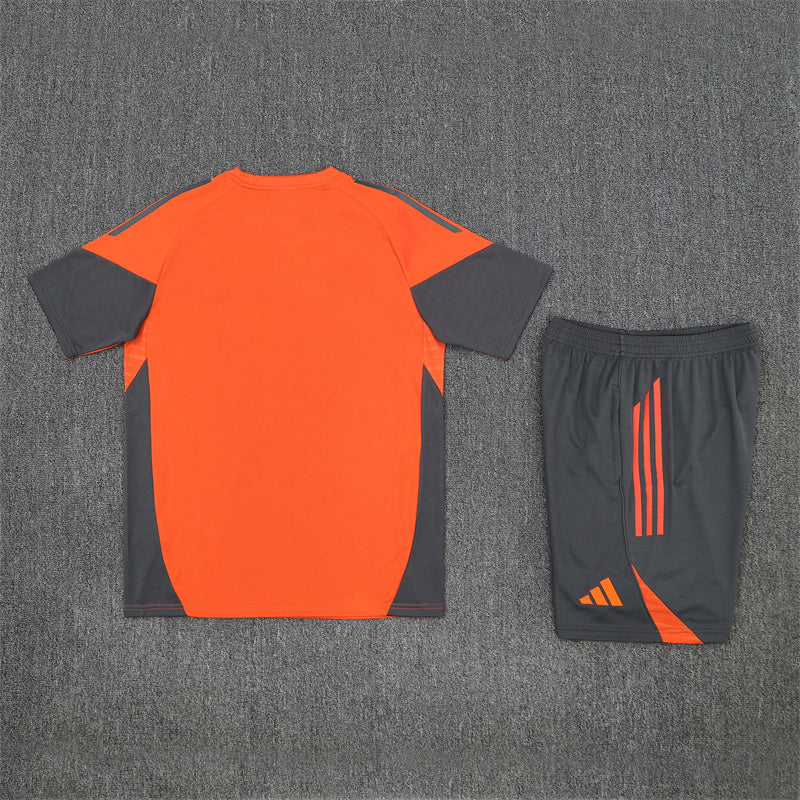 Maglia da allenamento e pantaloncini del Bayern Bambino 25/26