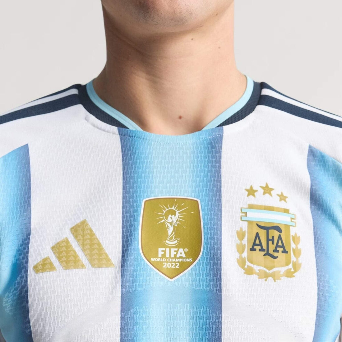 MAGLIA ARGENTINA Home - 26/27 VERSIONE GIOCATORE - CON TOPPA DEL CAMPIONE DELLA COPPA DEL MONDO